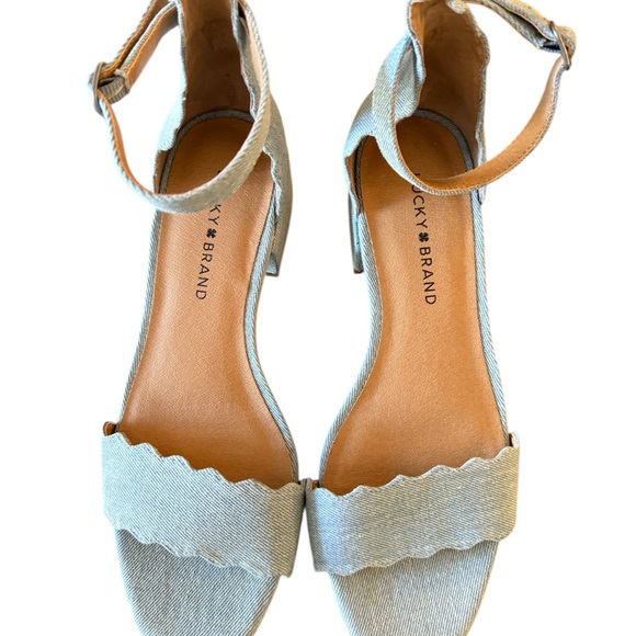 Lucky Brand Scalloped Light Blue Denim Block Heel Sandals - Picture 5 of 6